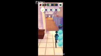 Jugando miraculous en el celular